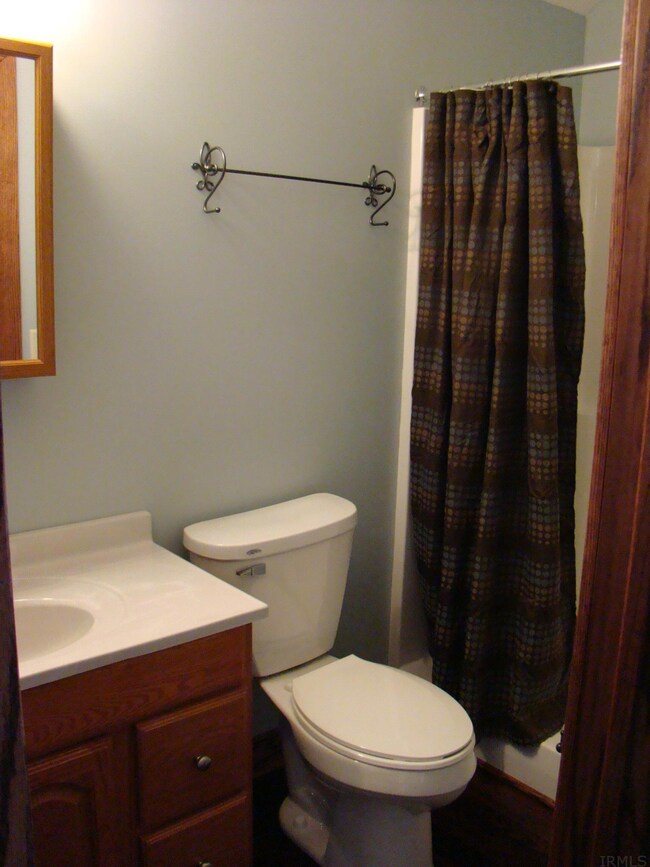 507 E 7th St, Auburn, IN 46706 - photo 4