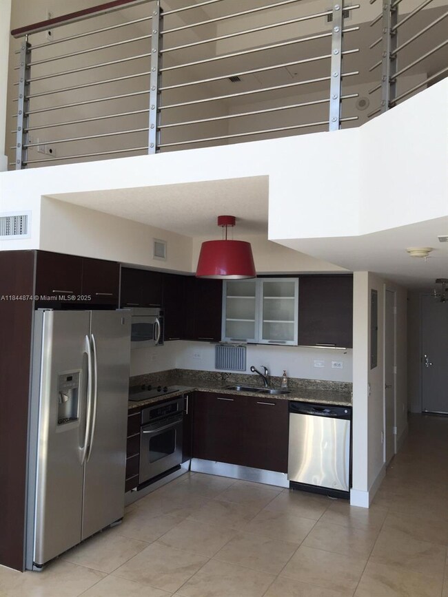 Brickell On The River unit 1510, Miami, FL 33131 - photo 2