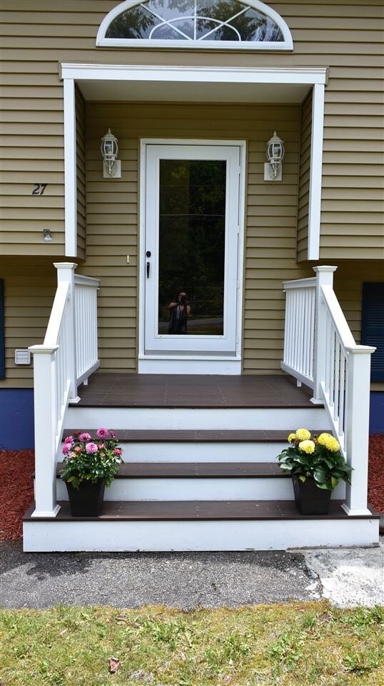 27 Ross Dr, Londonderry, NH 03053 - photo 2