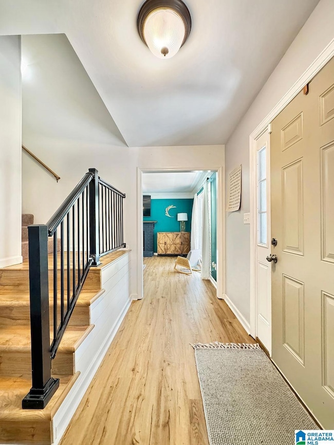 8483 Lanewood Cir, Leeds, AL 35094 - photo 7