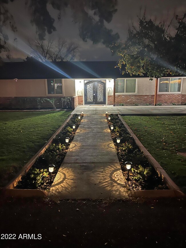 8323 N 10th Ave, Phoenix, AZ 85021 - photo 2