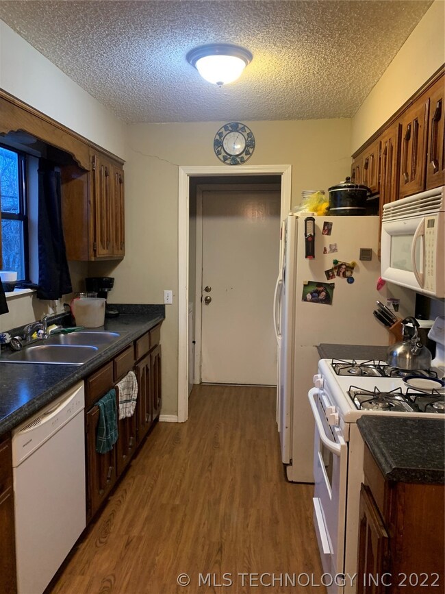 14628 S Xenophon Ave, Glenpool, OK 74033 - photo 5