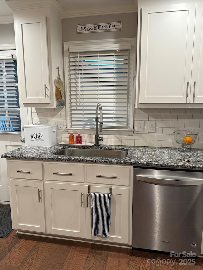 White Shaker Cabnets