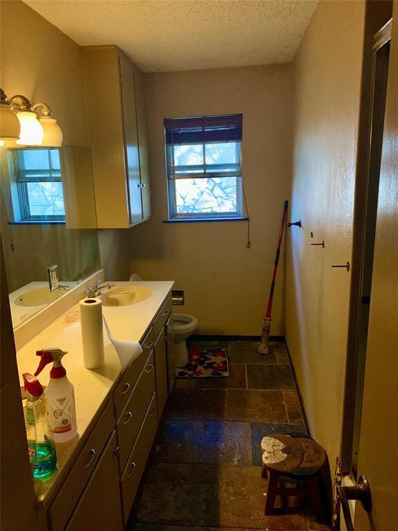 221 Granada Calle St, Granbury, TX 76049 - photo 7