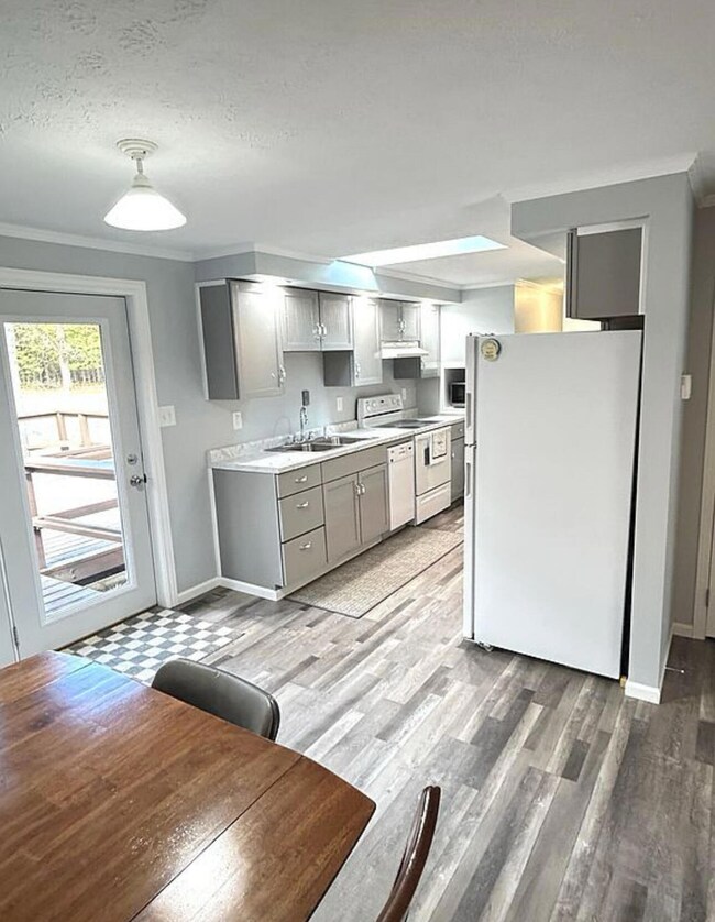 711 N Water St, Wapakoneta, OH 45895 - photo 6