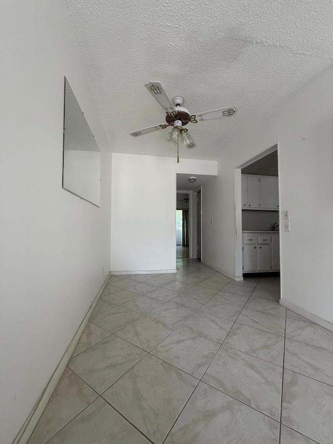 152 Berkshire G, West Palm Beach, FL 33417 - photo 3
