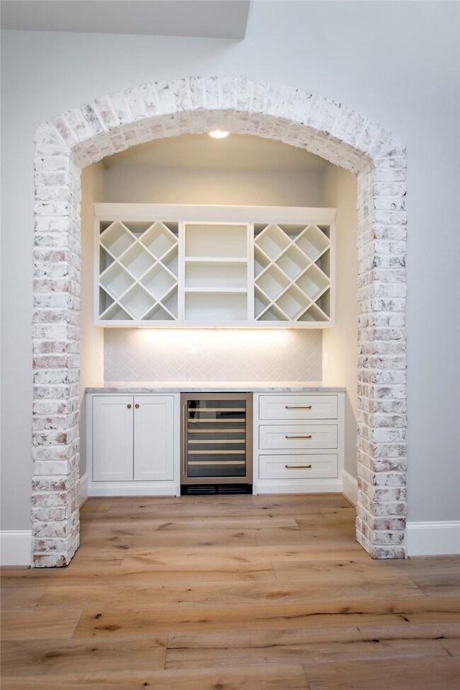 730 W 42nd St, Houston, TX 77018 - photo 5