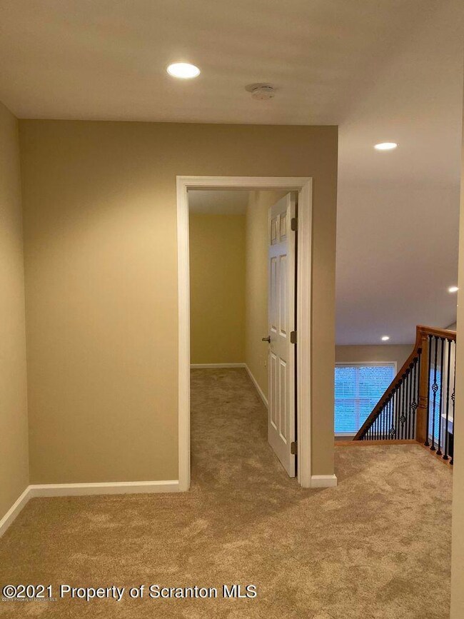 2006 Robinson Close, Moosic, PA 18507 - photo 7