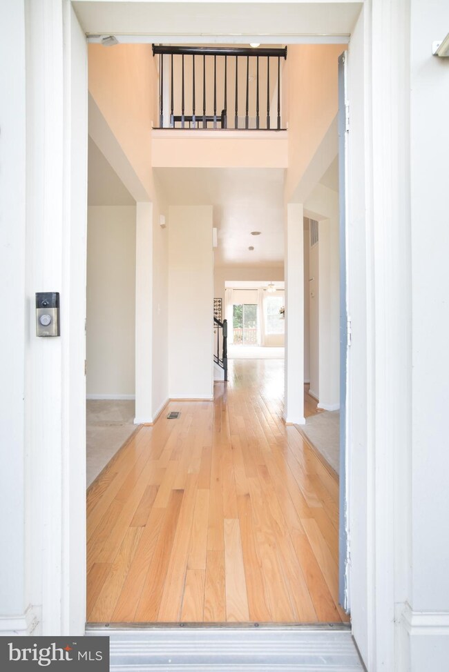 11992 Rayborn Creek Dr, Manassas, VA 20109 - photo 4