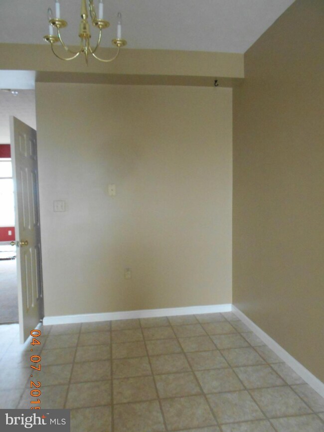 1173 Balsam Cir, Sykesville, MD 21784 - photo 5