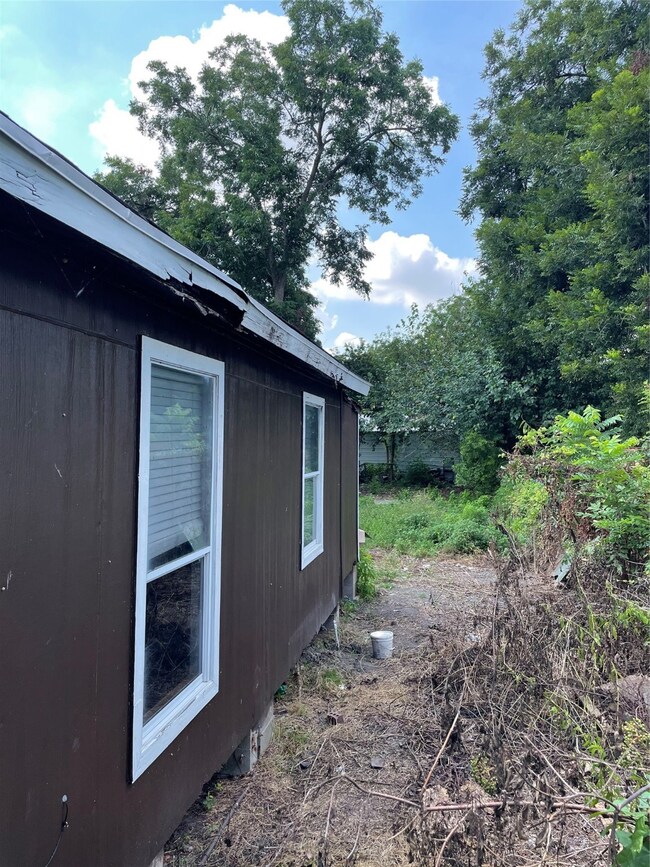 2818 Mierianne St, Houston, TX 77093 - photo 4