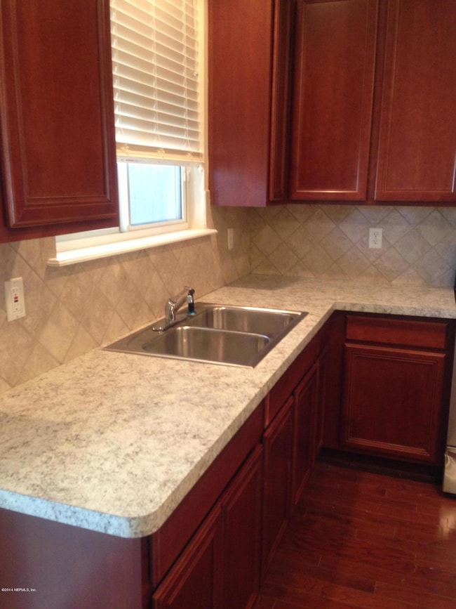 8855 Inlet Bluff Dr, Jacksonville, FL 32216 - photo 2