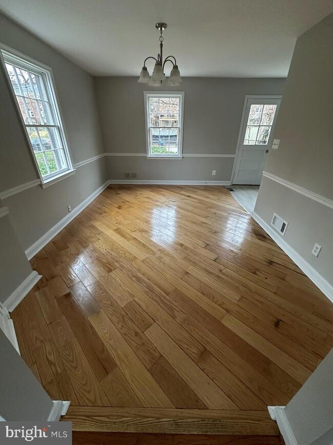 220 Medwick Garth E, Baltimore, MD 21228 - photo 6