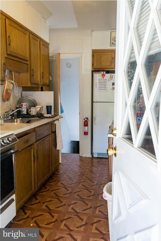 1042 Middlesex Rd, Essex, MD 21221 - photo 7