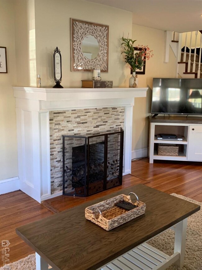 Living Room w/ Fireplace
