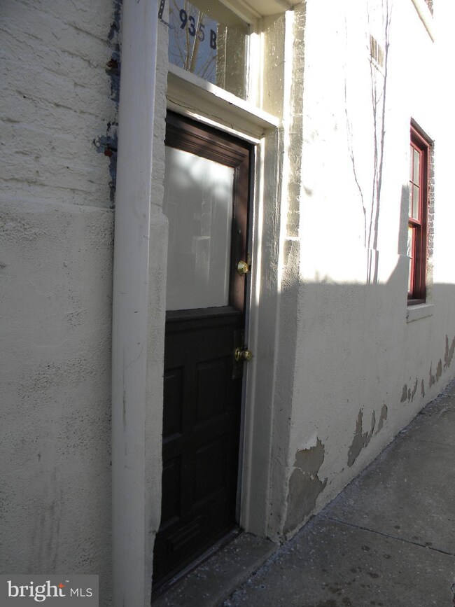 935 S Charles St unit B, Baltimore, MD 21230 - photo 2