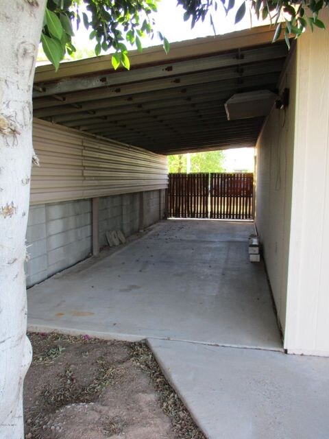 2307 W Osage Avenue Additional Parking