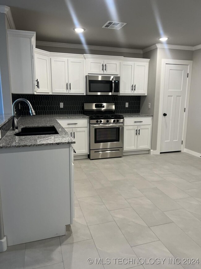 103 Payne, Claremore, OK 74017 - photo 3