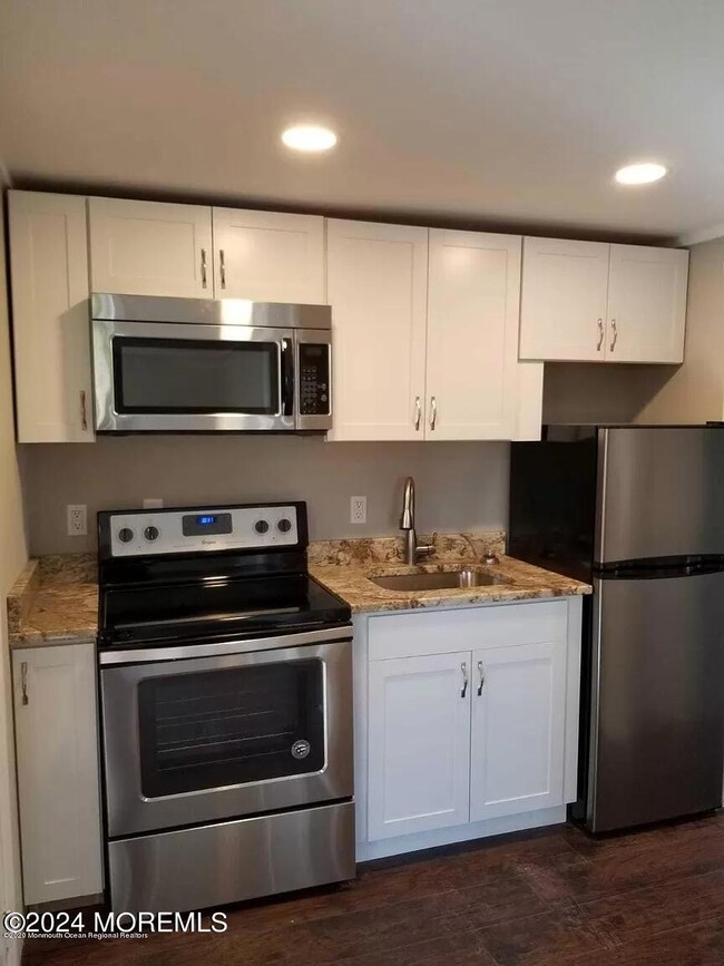 11 Van Dorn St, Keyport, NJ 07735 - photo 4