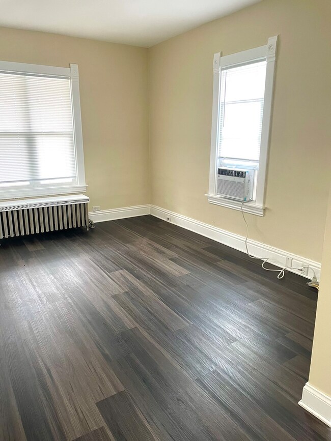 237 E 1st St, Oglesby, IL 61348 - photo 5