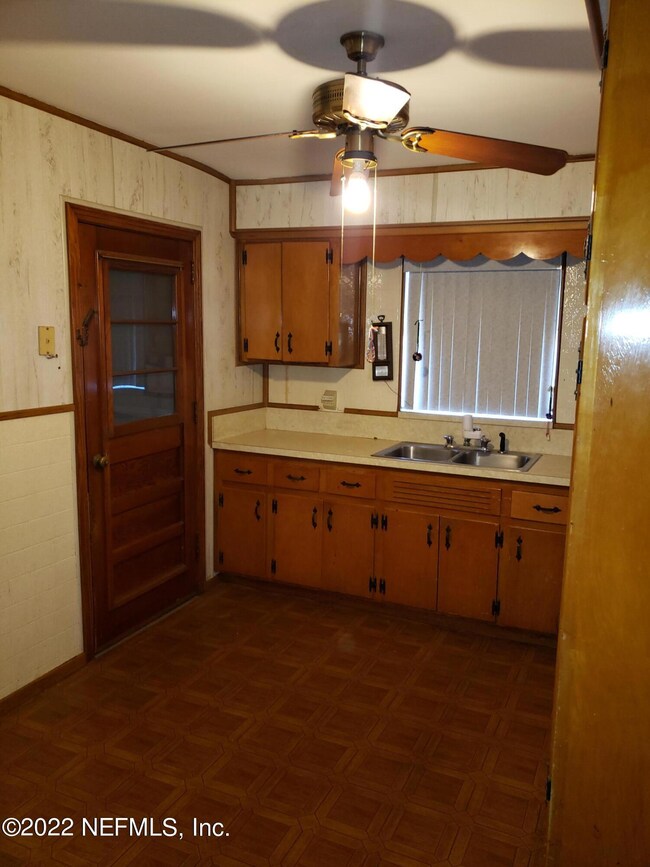 5770 Cedar Forest Dr S, Jacksonville, FL 32210 - photo 3