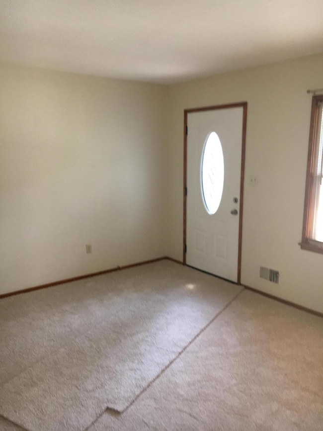 9109 Satinwood Ct, Louisville, KY 40229 - photo 5