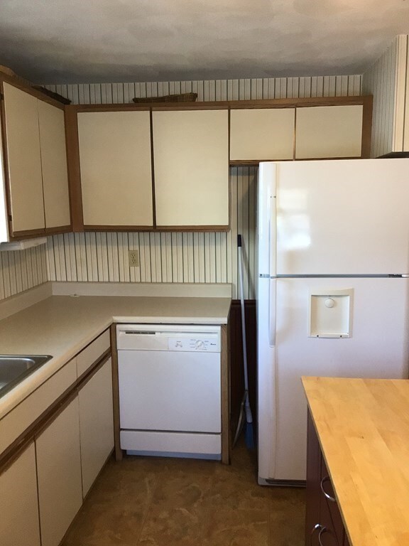 10 W Hill Dr unit A, Westminster, MA 01473 - photo 3