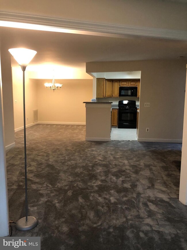 8111 Lacy Dr, Manassas, VA 20109 - photo 3