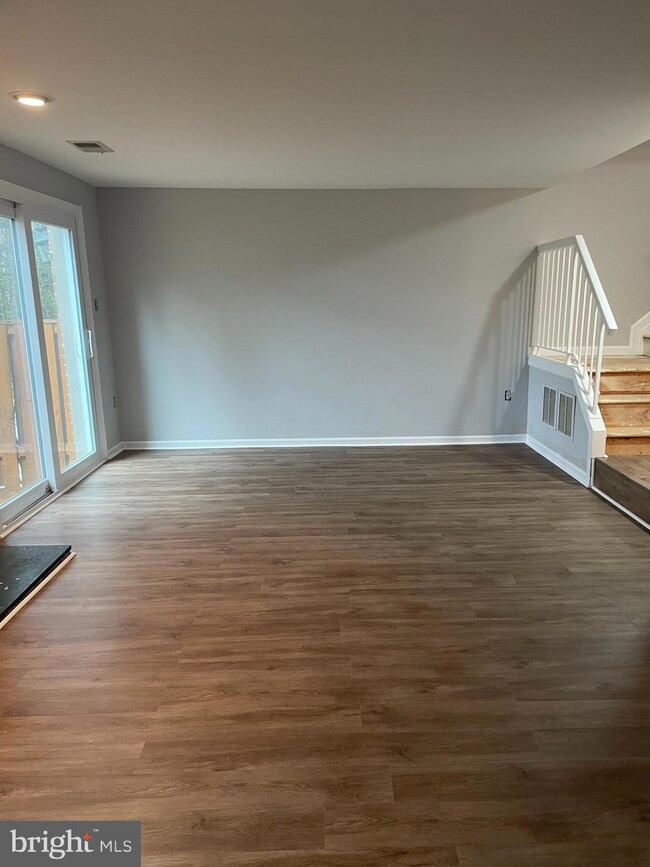 6832 Earthstar Ct, Springfield, VA 22152 - photo 7