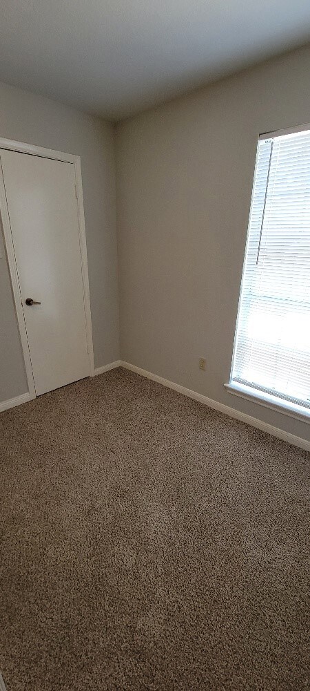 7019 Alabonson Rd, Houston, TX 77088 - photo 7