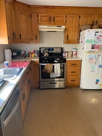 746 Norfolk St, Holliston, MA 01746 - photo 7