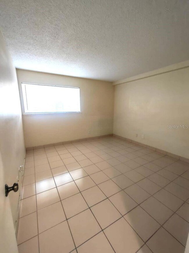 unlisted-address, Tampa, FL 33615 - photo 7