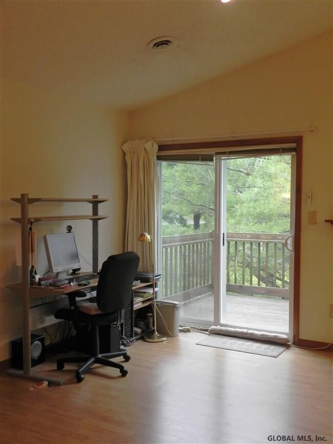 1406 Cambridge Manor Dr unit 6, Schenectady, NY 12302 - photo 7