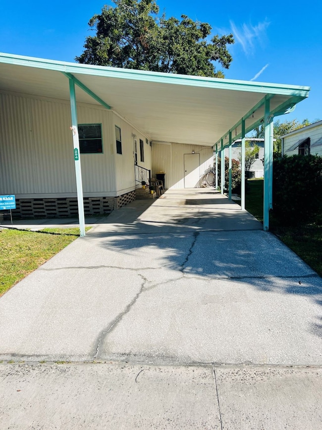 294 Buckeye Blvd, Lakeland, FL 33813 - photo 4