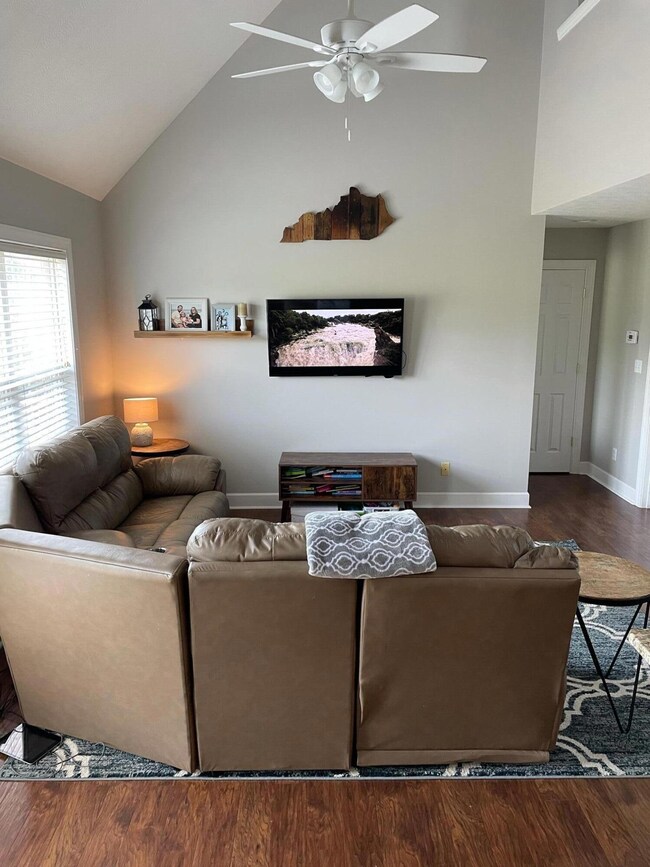 106 Robert M Green Blvd, Frankfort, KY 40601 - photo 4