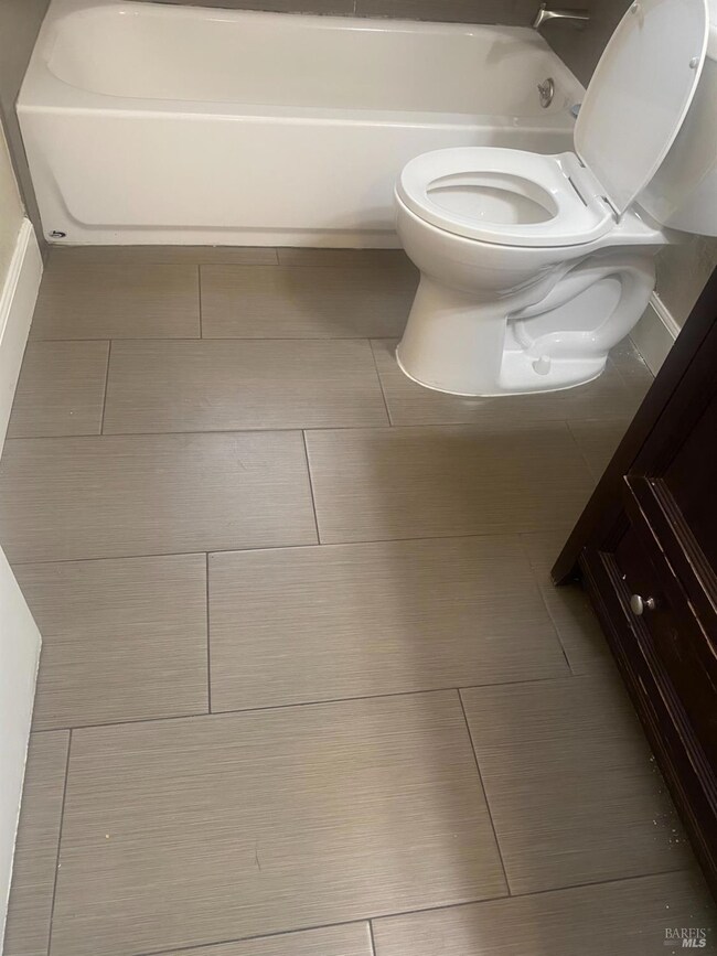 2304 Peppertree Way unit 4, Antioch, CA 94509 - photo 6