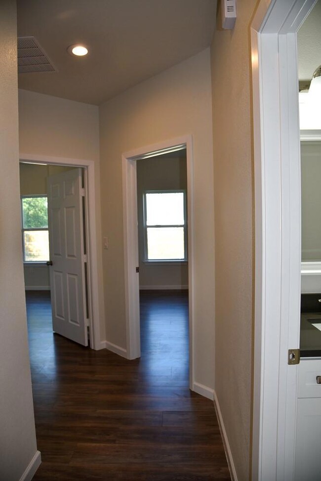 1602 N McDonald Ave, Decatur, TX 76234 - photo 7