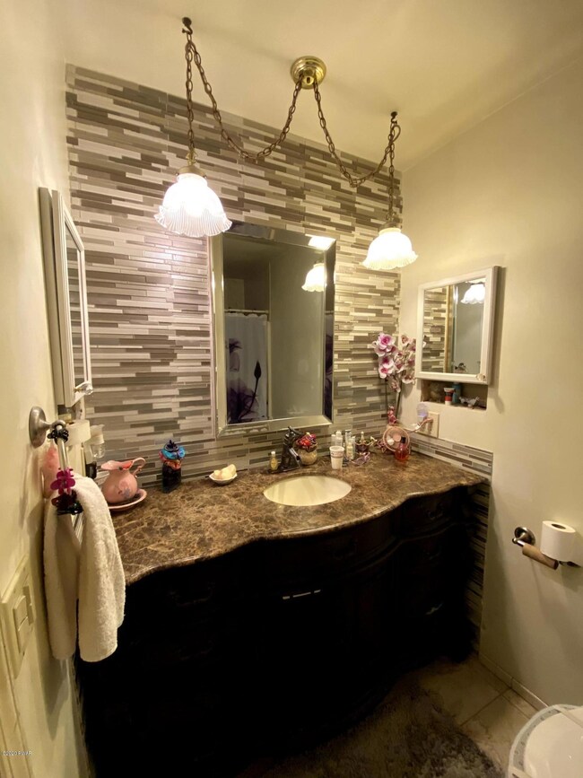 288 Oak Hill Master Bath