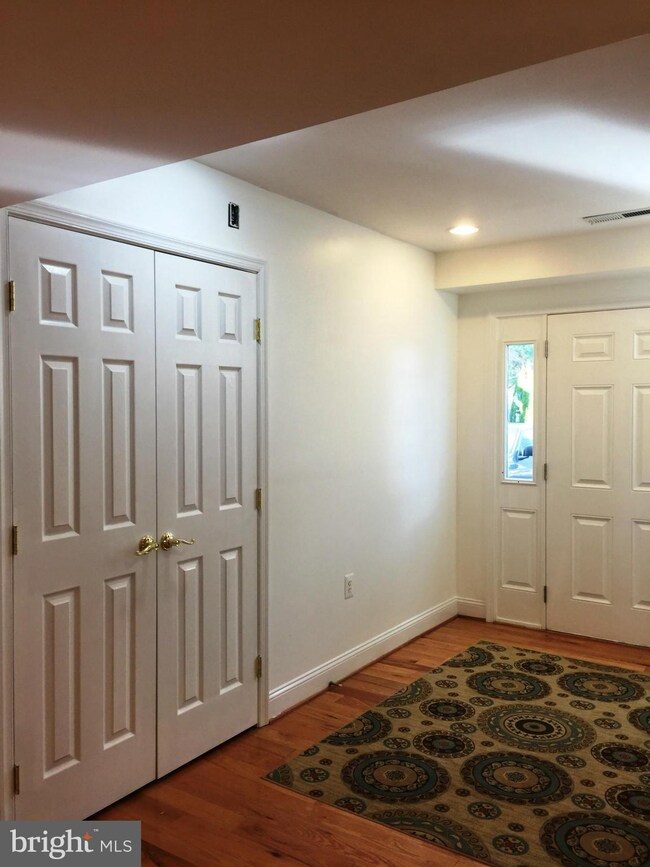 11632 Hourglass Way, Germantown, MD 20876 - photo 2