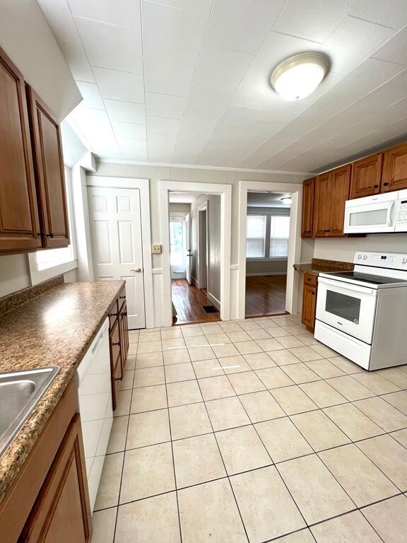 90 Water St unit 90, Milford, MA 01757 - photo 6