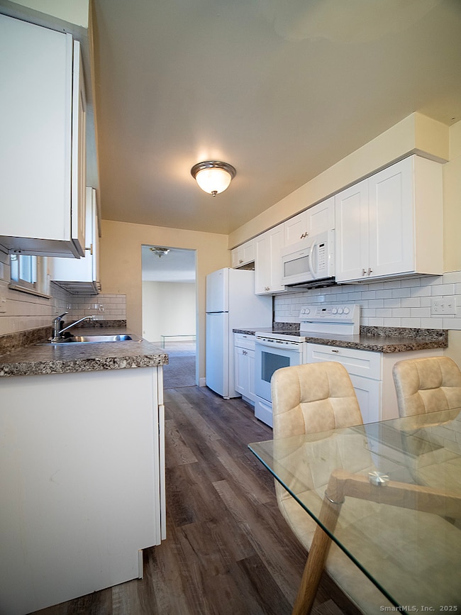 79 River Bend Rd unit B, Stratford, CT 06614 - photo 4