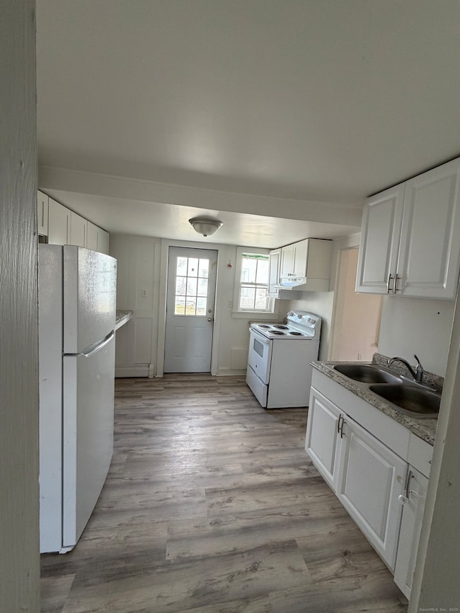 165 W Main St, Canaan, CT 06018 - photo 3