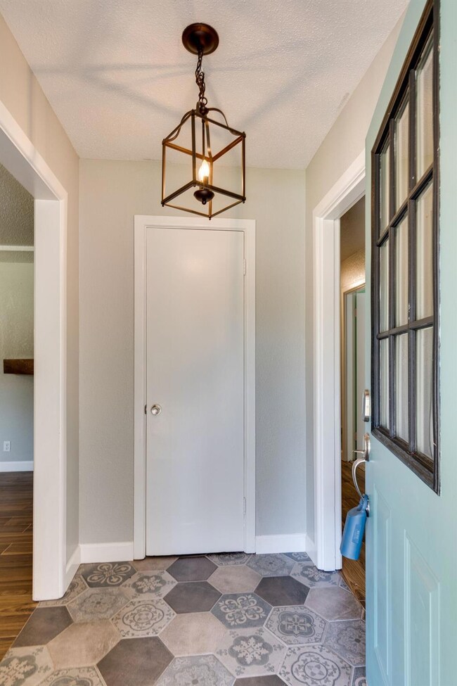 616 Woodside Dr, Hurst, TX 76053 - photo 6