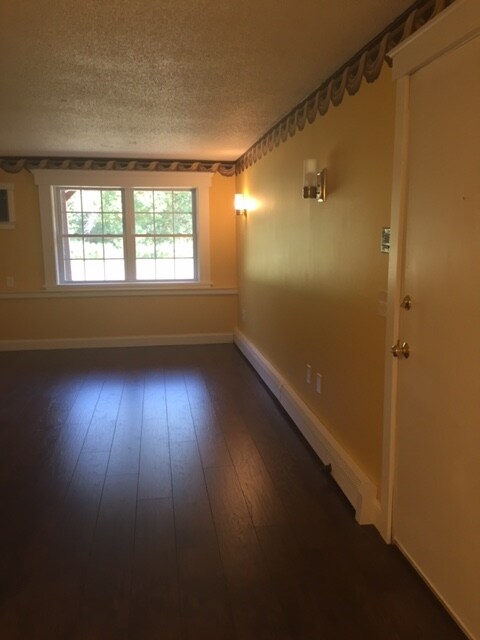 1203 White Cedar Blvd, Portsmouth, NH 03801 - photo 6