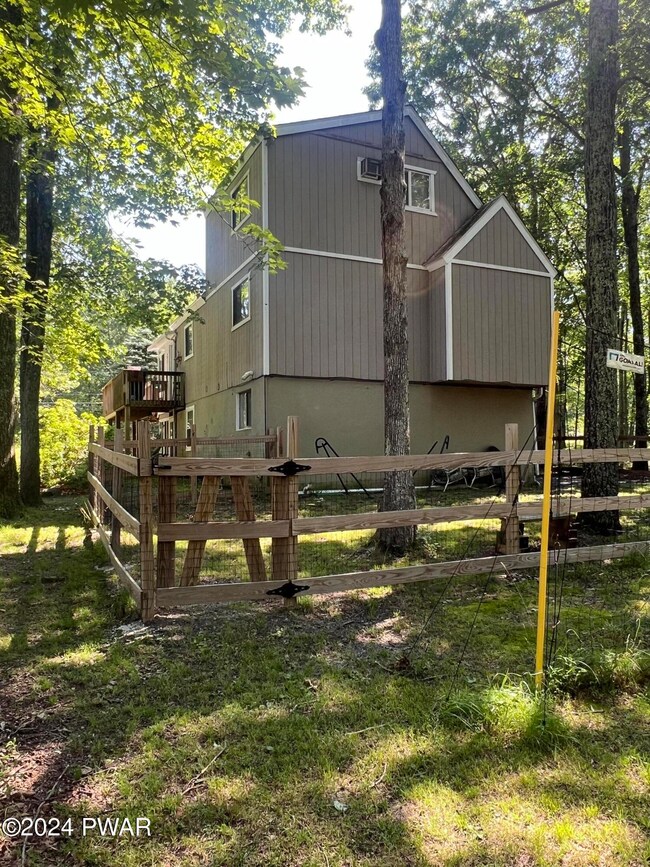 207 Maple Ridge Dr, Hawley, PA 18428 - photo 5