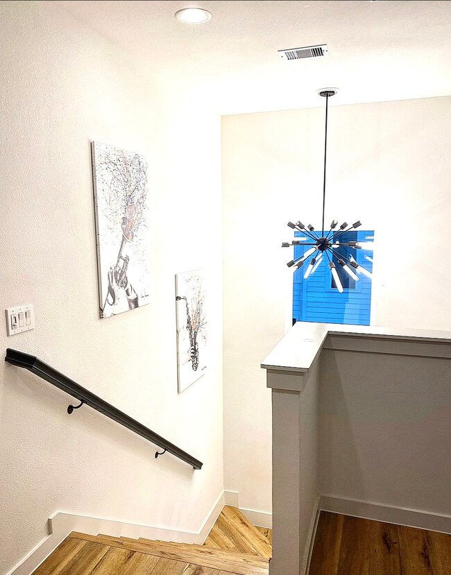 8910 Knoll Villas St, Houston, TX 77080 - photo 6