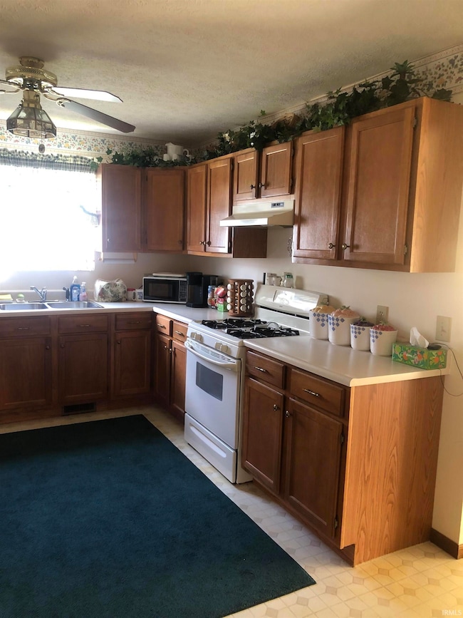 605 E Jackson St, Mulberry, IN 46058 - photo 7