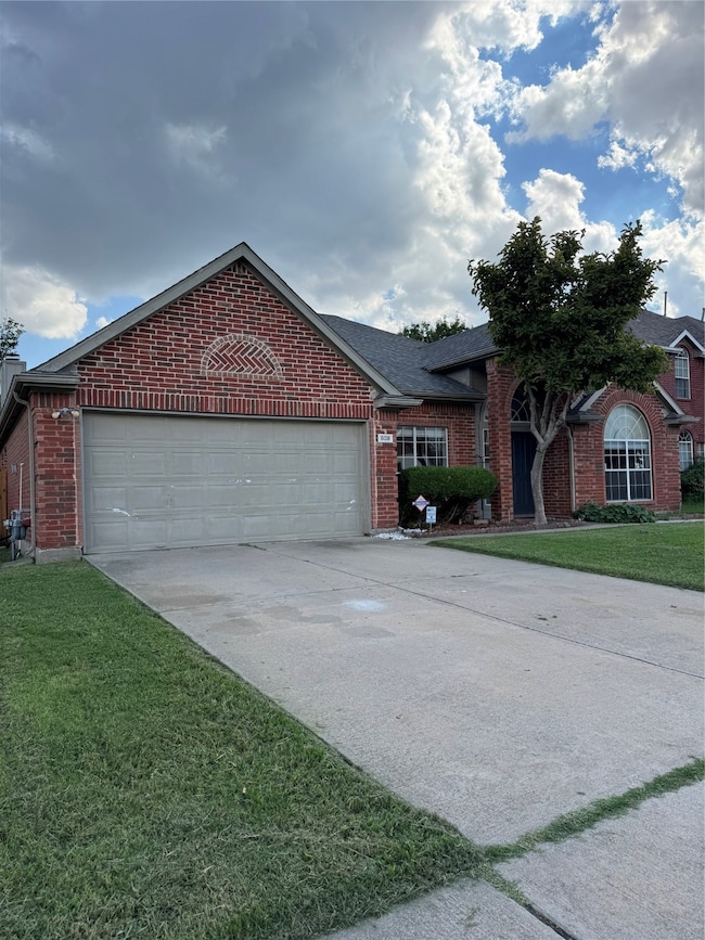 808 Pimernel Ln, Plano, TX 75075 - photo 2