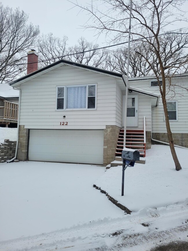 122 Brent Dr, Albert Lea, MN 56007 - photo 2