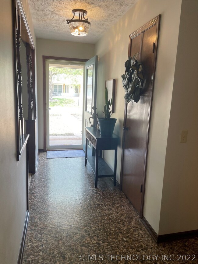 1505 N Choctaw Ave, Claremore, OK 74017 - photo 3